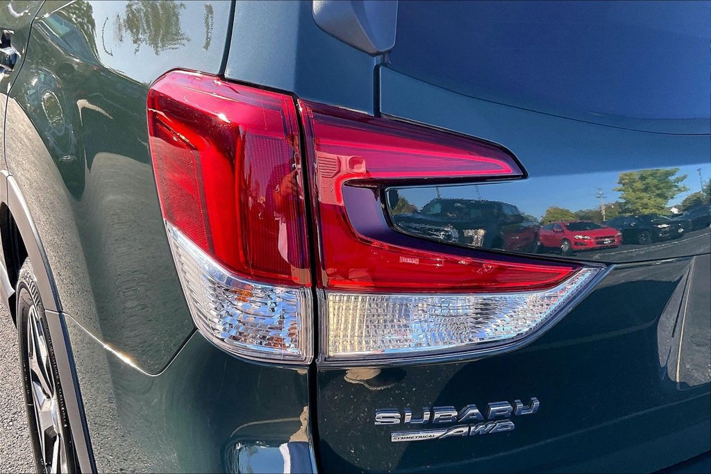 Certified 2024 Subaru Forester Premium AWD/4WD image 33