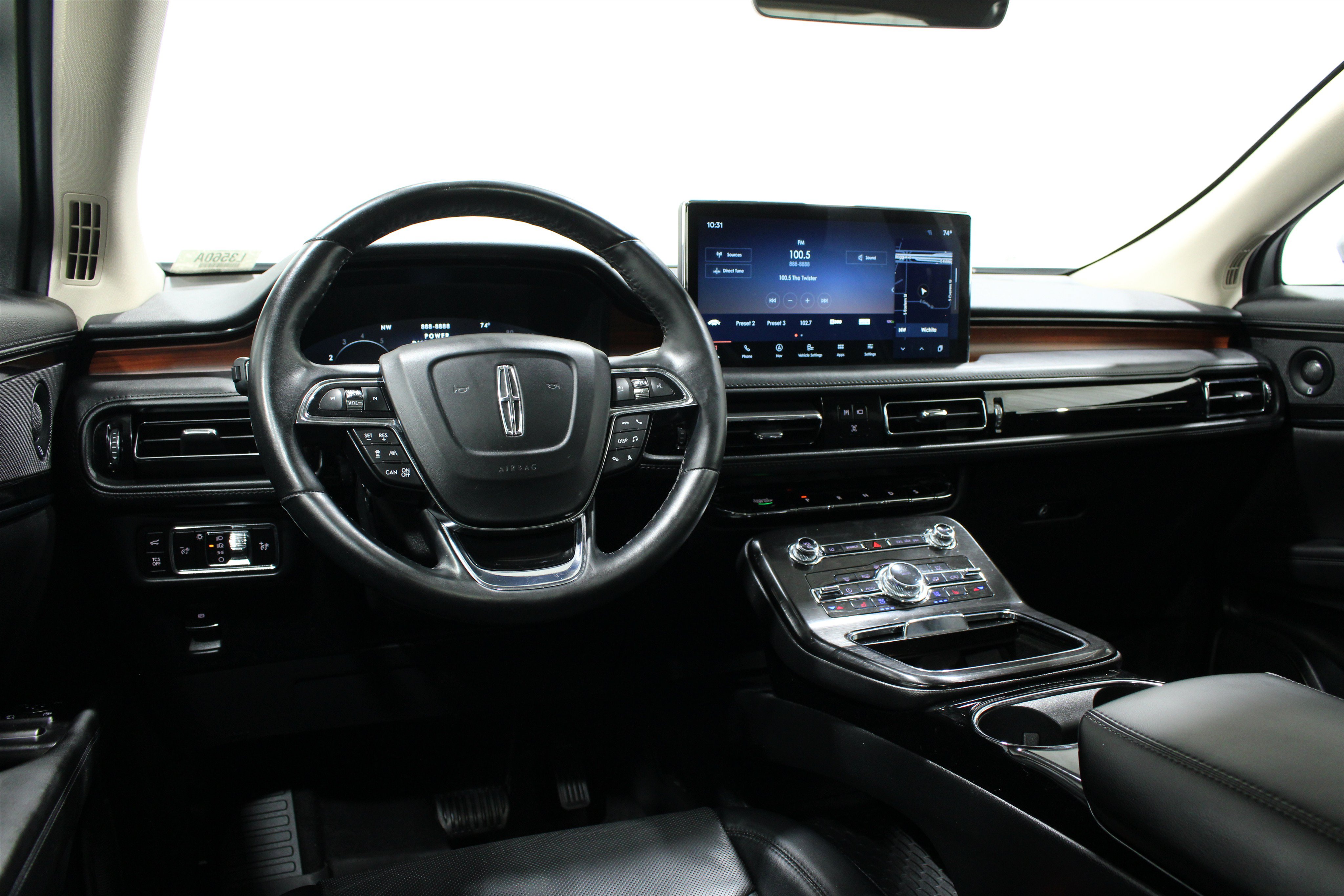 Used 2023 Lincoln Nautilus Reserve w/ Equipment Group 201A AWD/4WD image 2