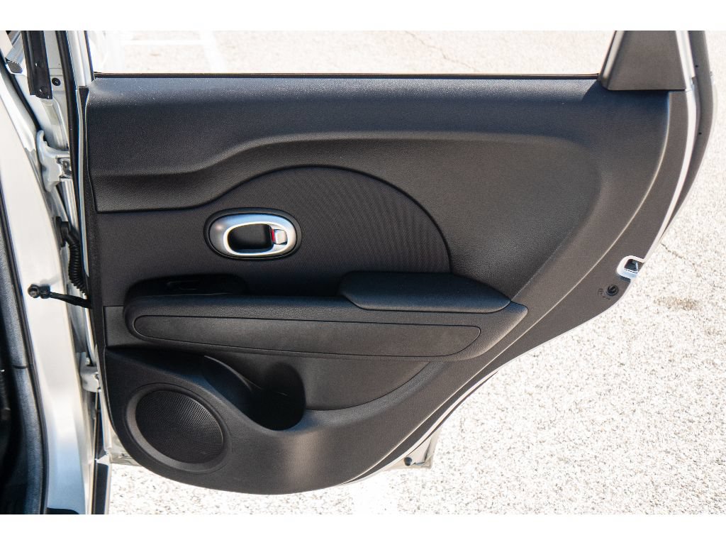 Used 2015 Kia Soul + FWD image 20