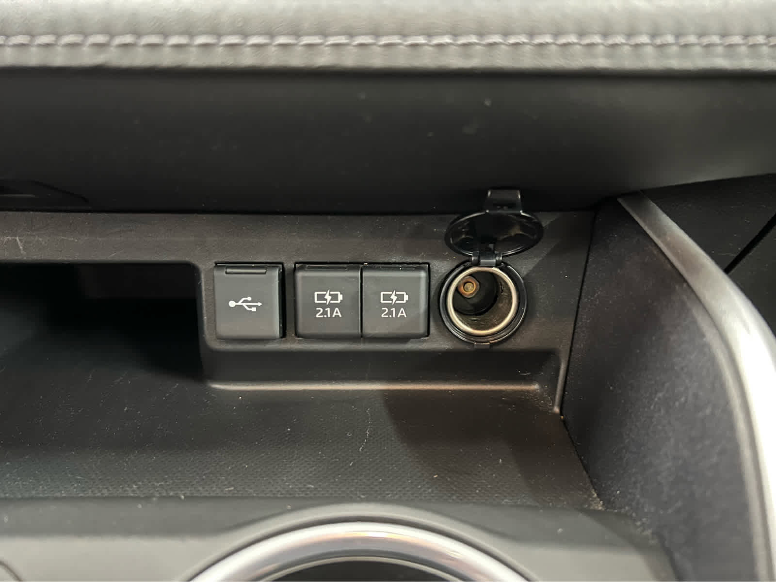 Used 2021 Toyota Highlander XLE image 27