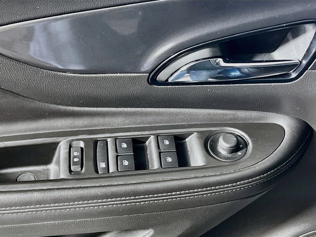 Used 2019 Buick Encore Essence w/ Experience Buick Package AWD/4WD image 16