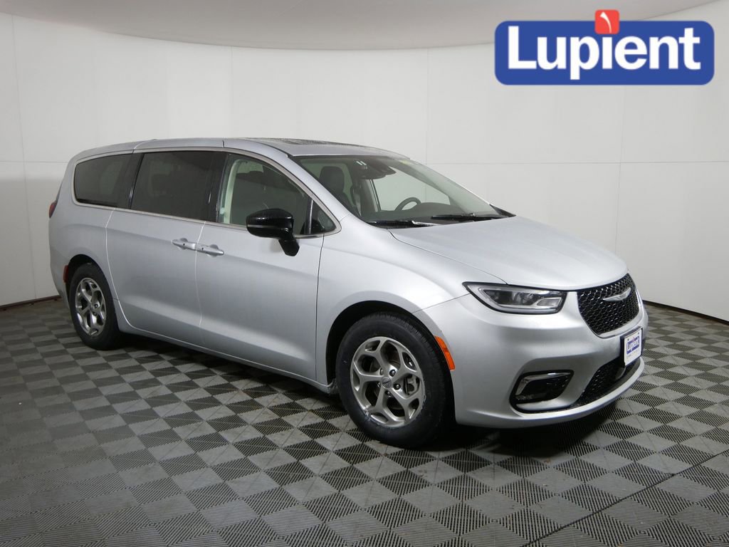 Used 2024 Chrysler Pacifica Limited