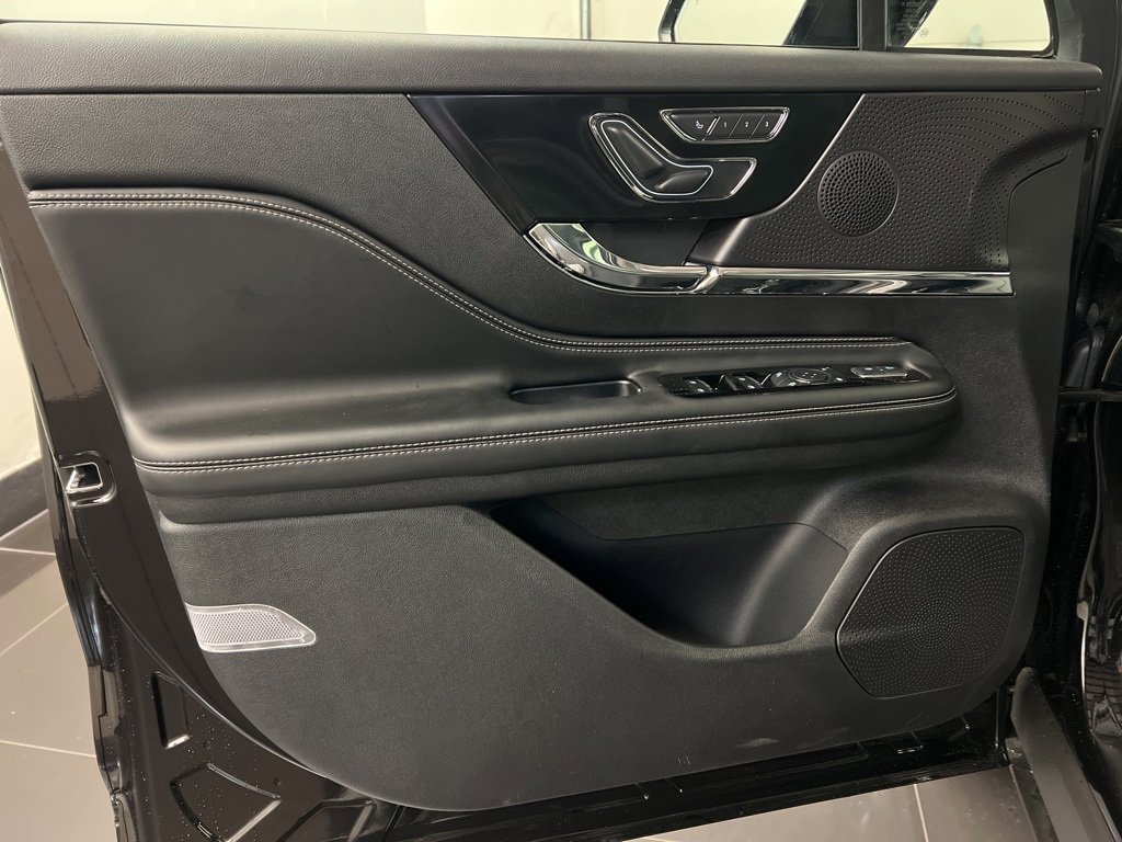 Used 2026 Lincoln Corsair Premiere image 29