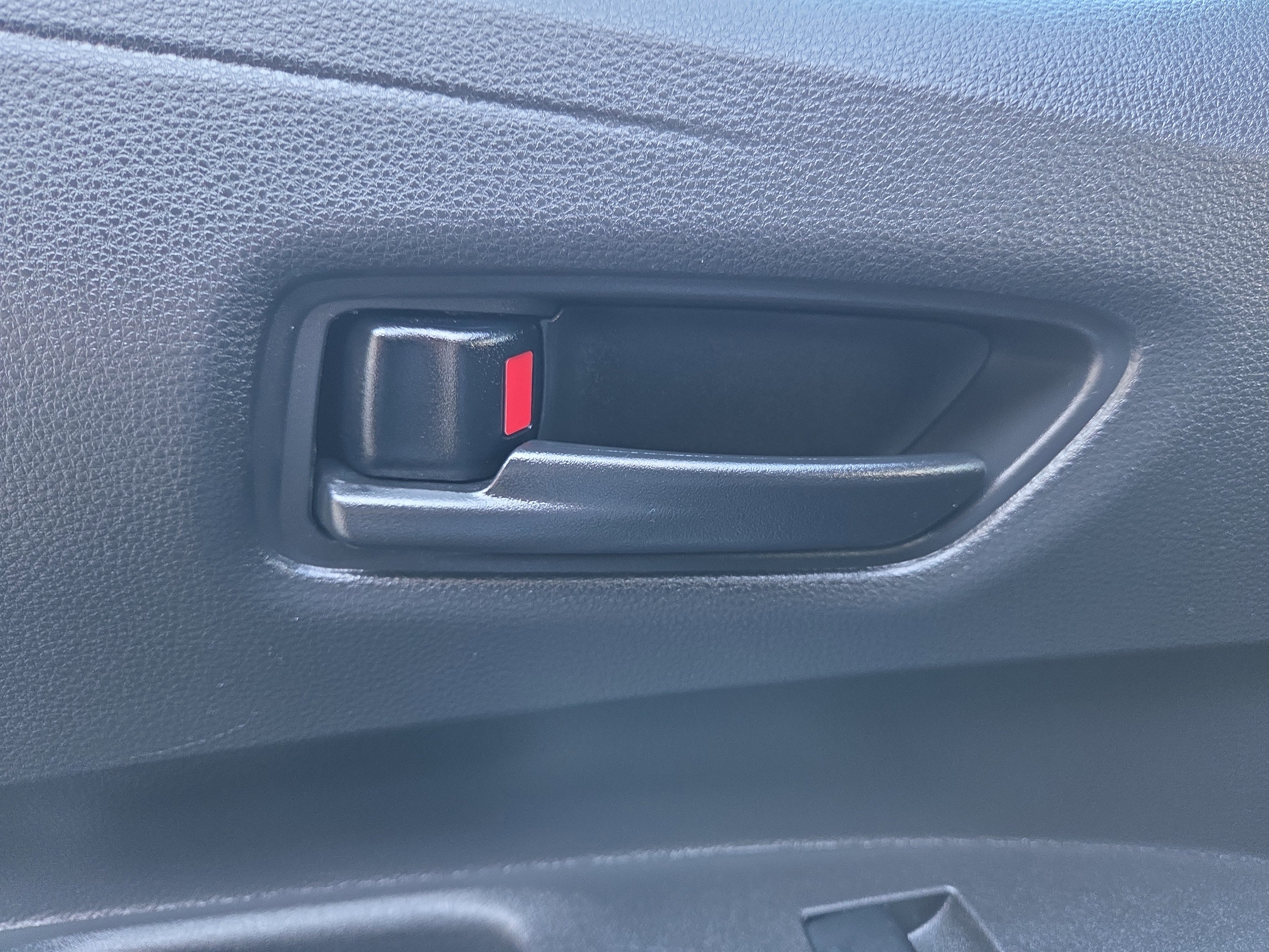 Used 2022 Toyota Corolla LE image 31