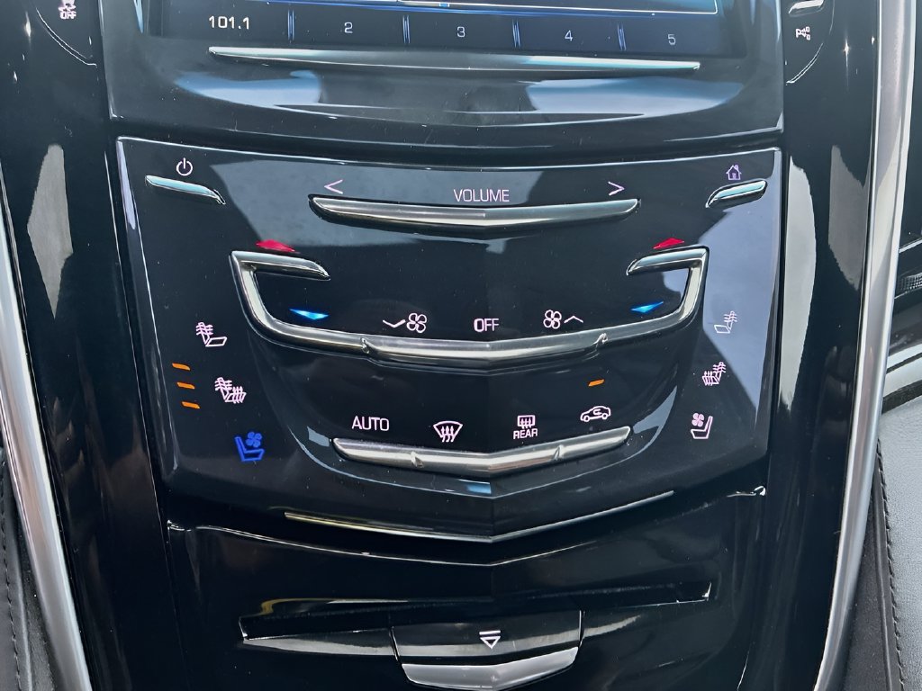 Used 2020 Cadillac Escalade Platinum w/ Escalade Sport Edition AWD/4WD image 21