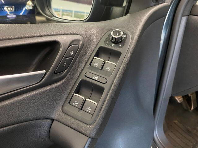 Used 2012 Volkswagen Golf 4-Door image 11