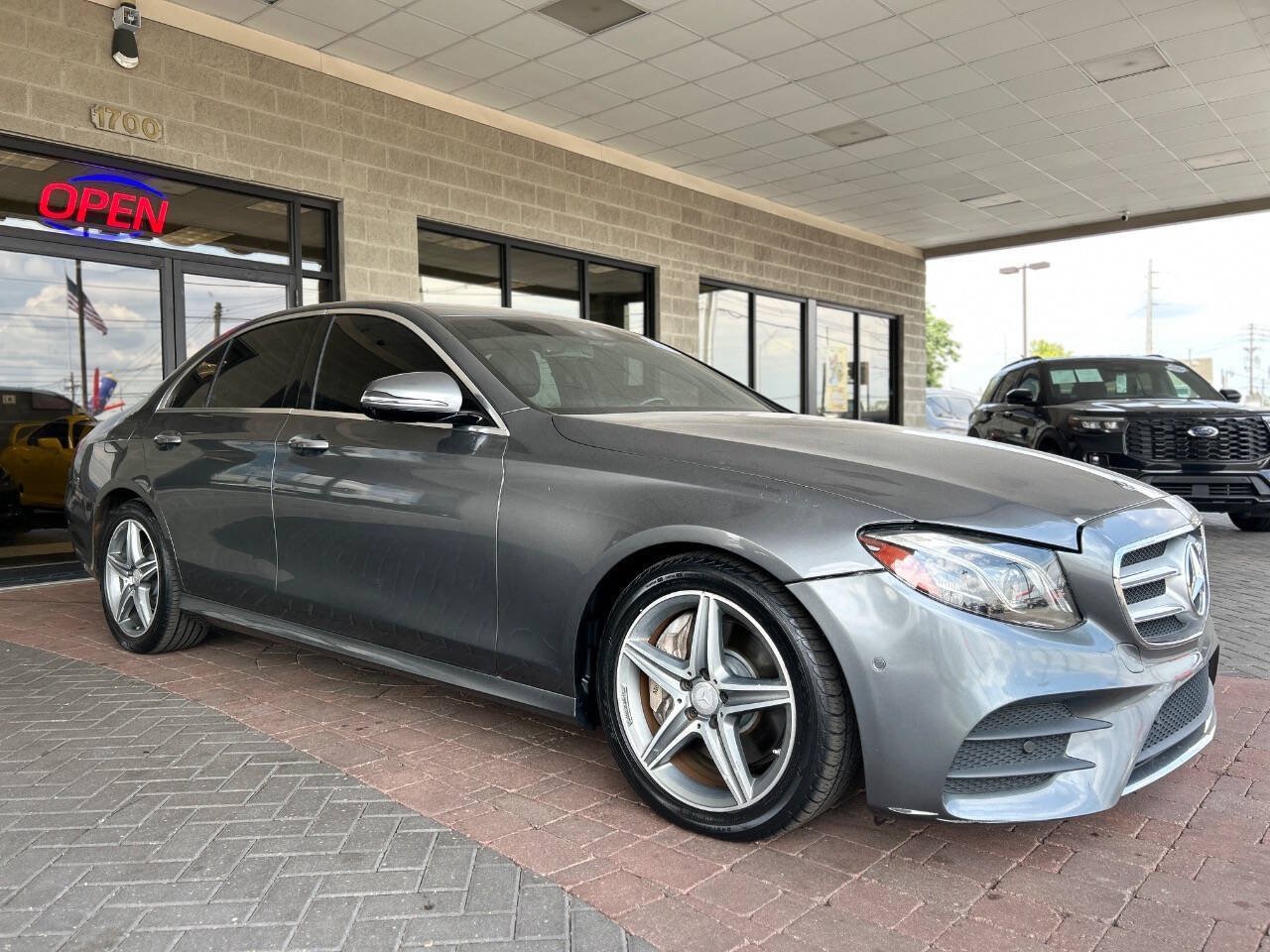 Used 2017 Mercedes-Benz E 300 4MATIC image 23