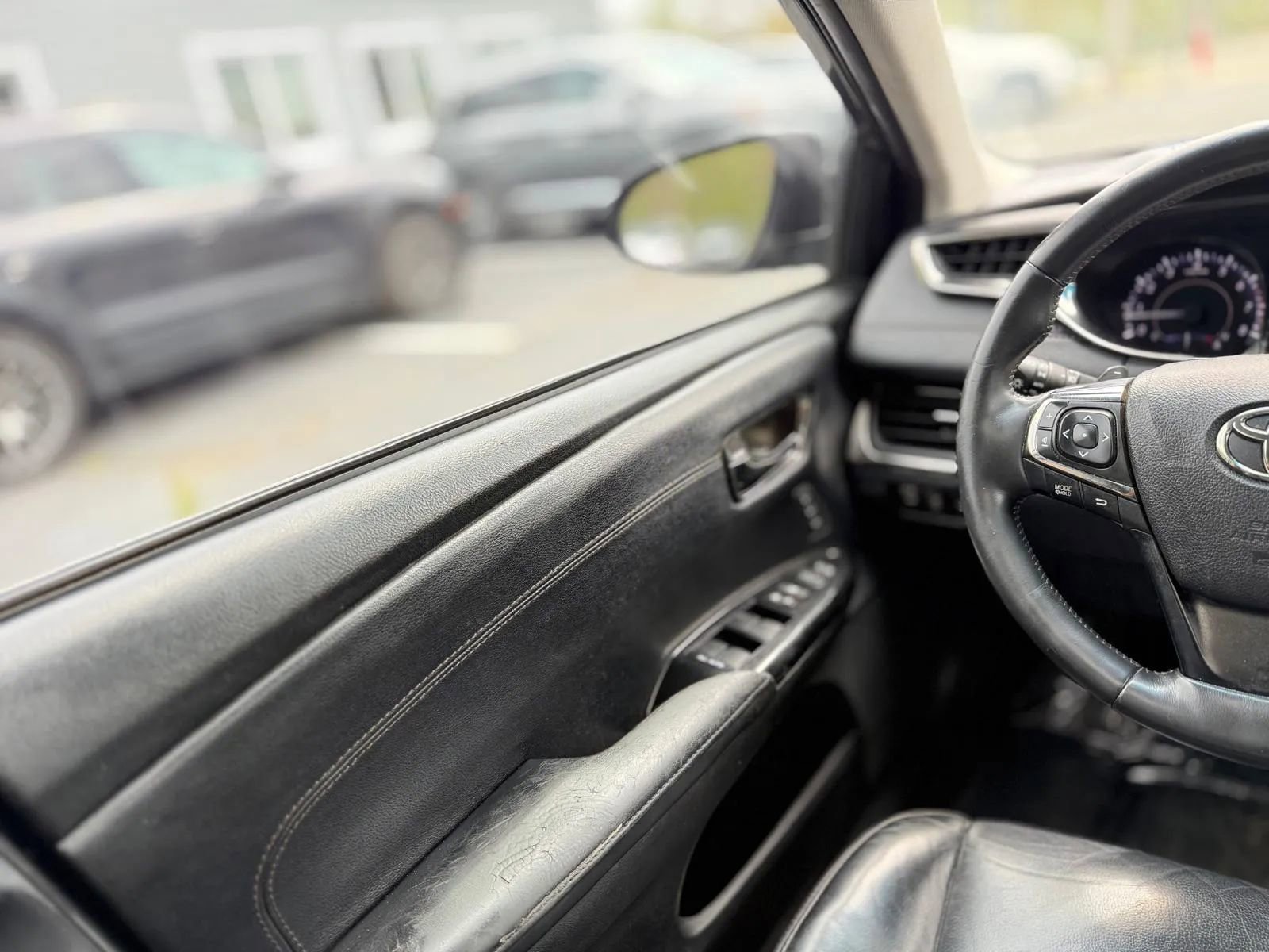 Used 2014 Toyota Avalon XLE Touring FWD image 19