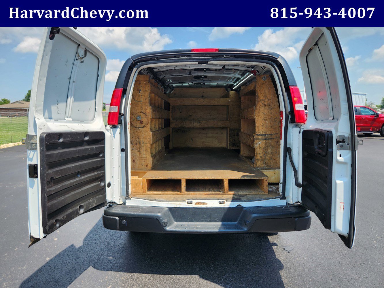 Used 2019 Chevrolet Express 3500 w/ Driver Convenience Package image 23