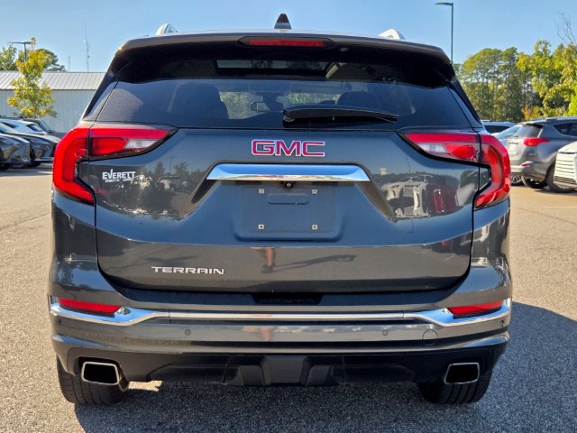 Used 2019 GMC Terrain Denali w/ Advanced Safety Package FWD image 4
