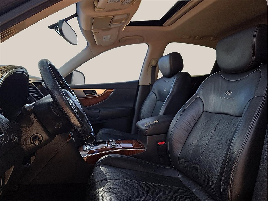 Used 2010 INFINITI FX35 2WD w/ Navigation Pkg image 12