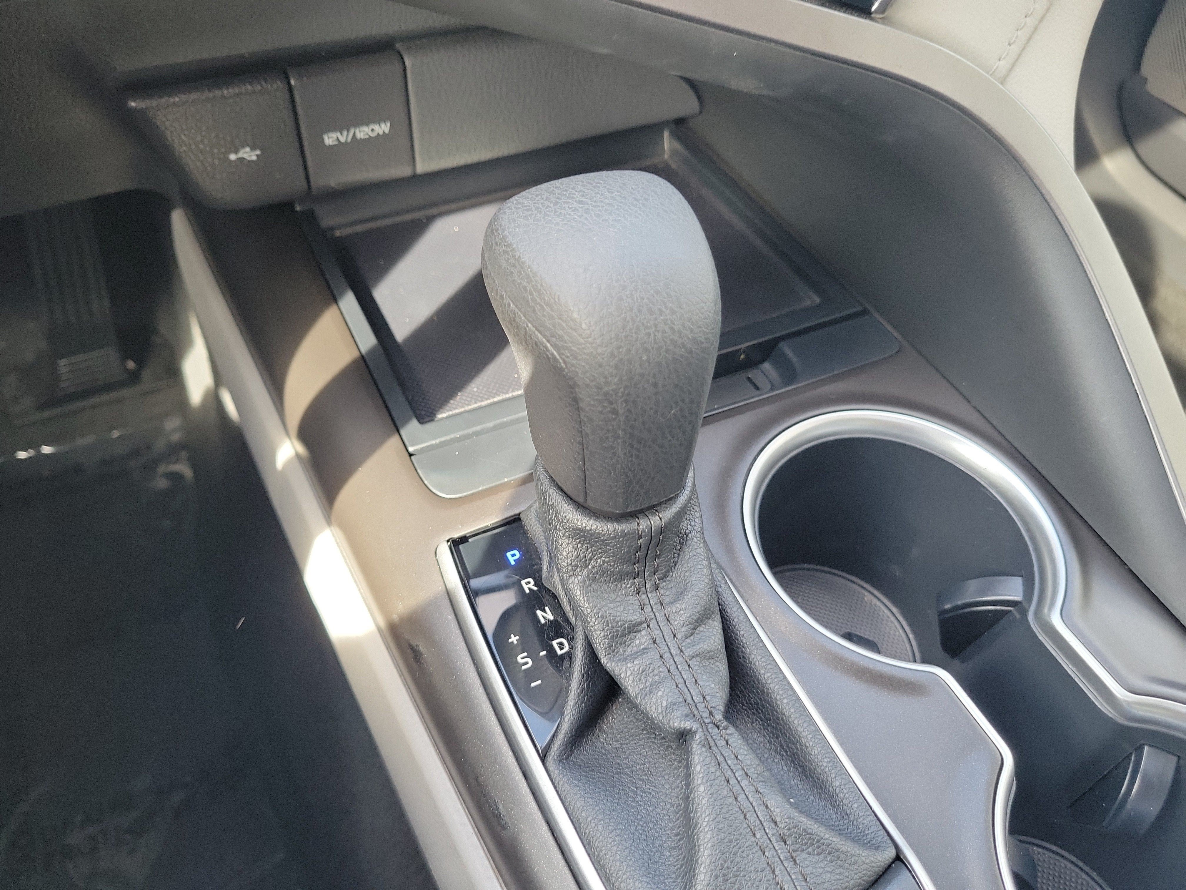 Used 2021 Toyota Camry LE w/ Convenience Package FWD image 27