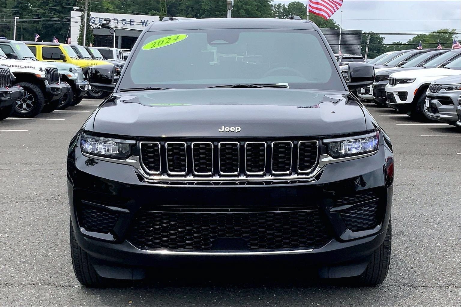 Certified 2024 Jeep Grand Cherokee Laredo X w/ Luxury Tech Group I AWD/4WD image 3