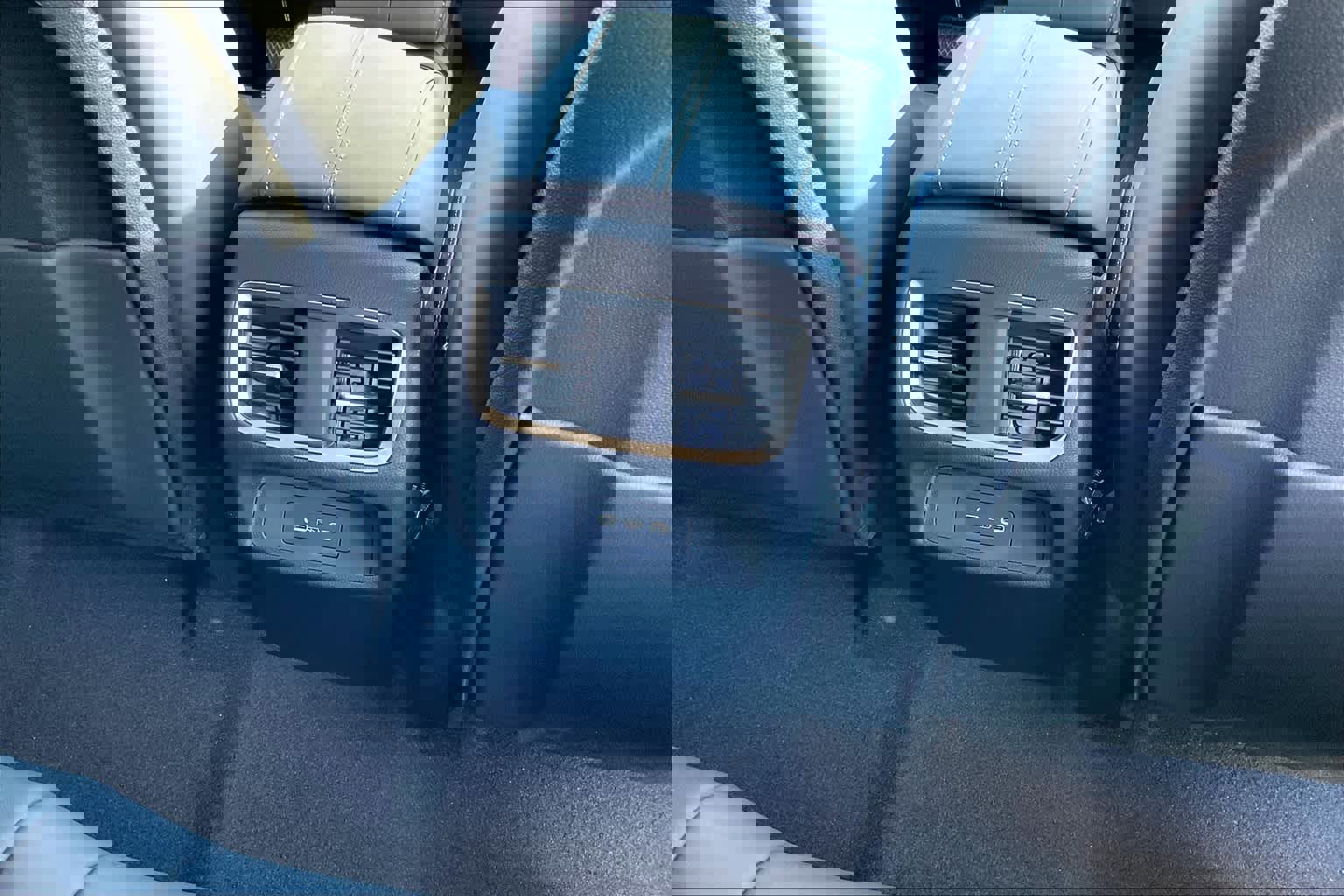 Used 2025 Acura RDX SH-AWD w/ Technology Package image 18