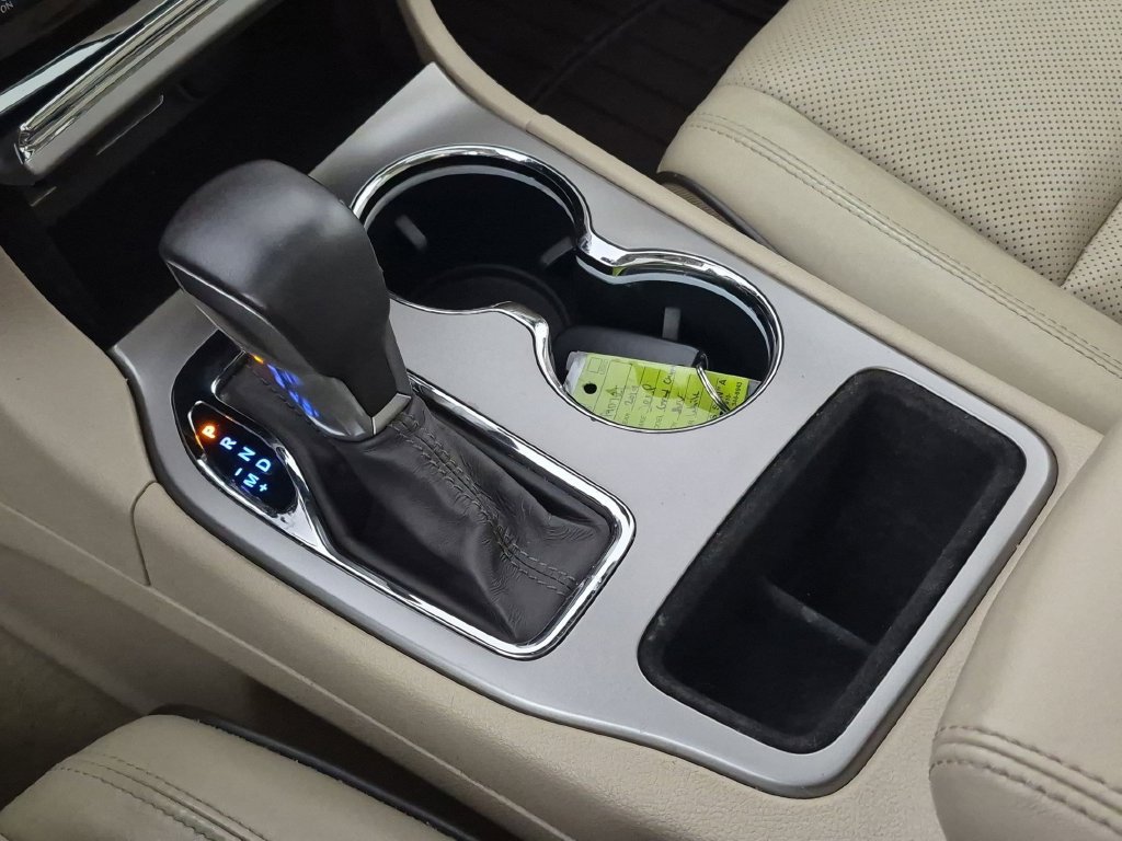 Used 2019 Jeep Grand Cherokee Overland RWD image 27