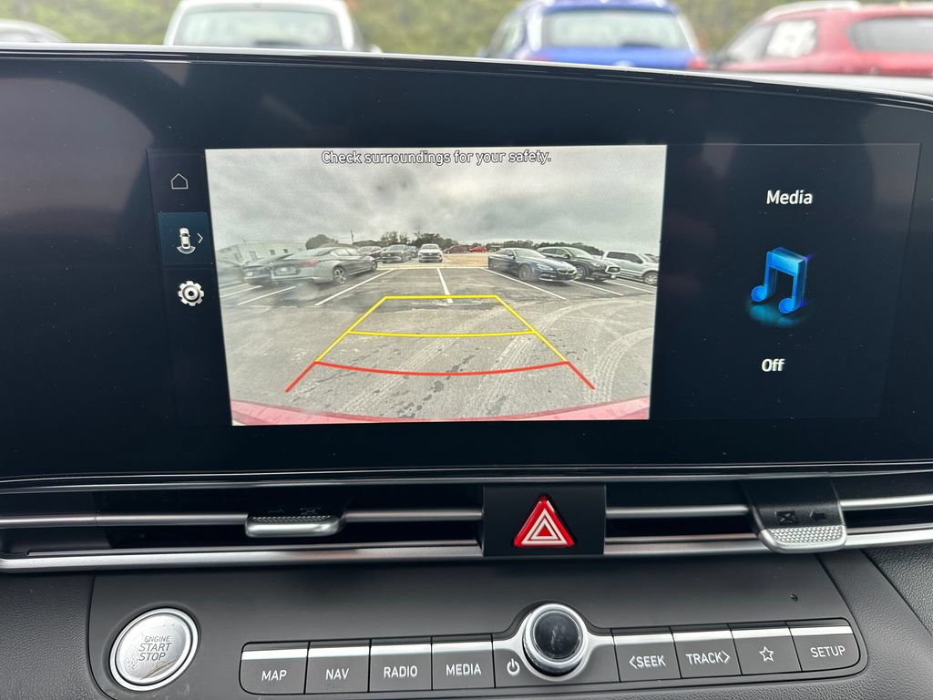 New 2025 Hyundai Elantra SEL FWD image 30
