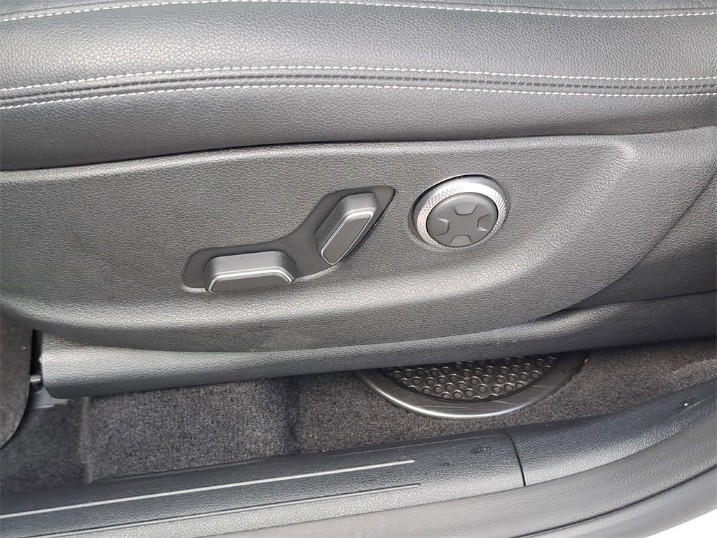 Used 2025 Genesis GV70 2.5T image 24