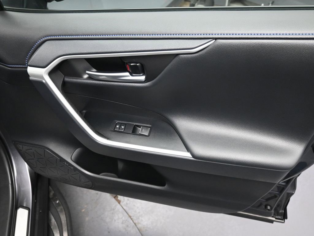 Used 2025 Toyota RAV4 XSE w/ Weather Package image 36