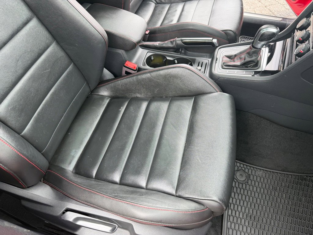 Used 2021 Volkswagen Golf 4-Door FWD image 25