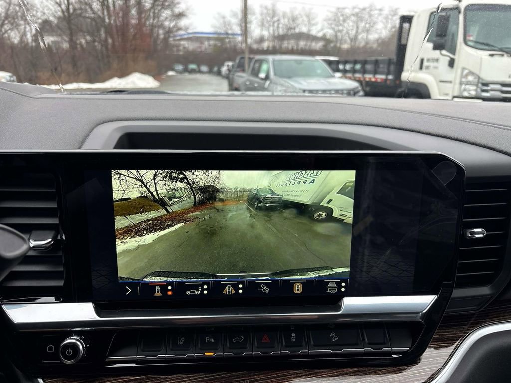 New 2026 GMC Sierra 2500 SLE w/ SLE Value Package; image 9