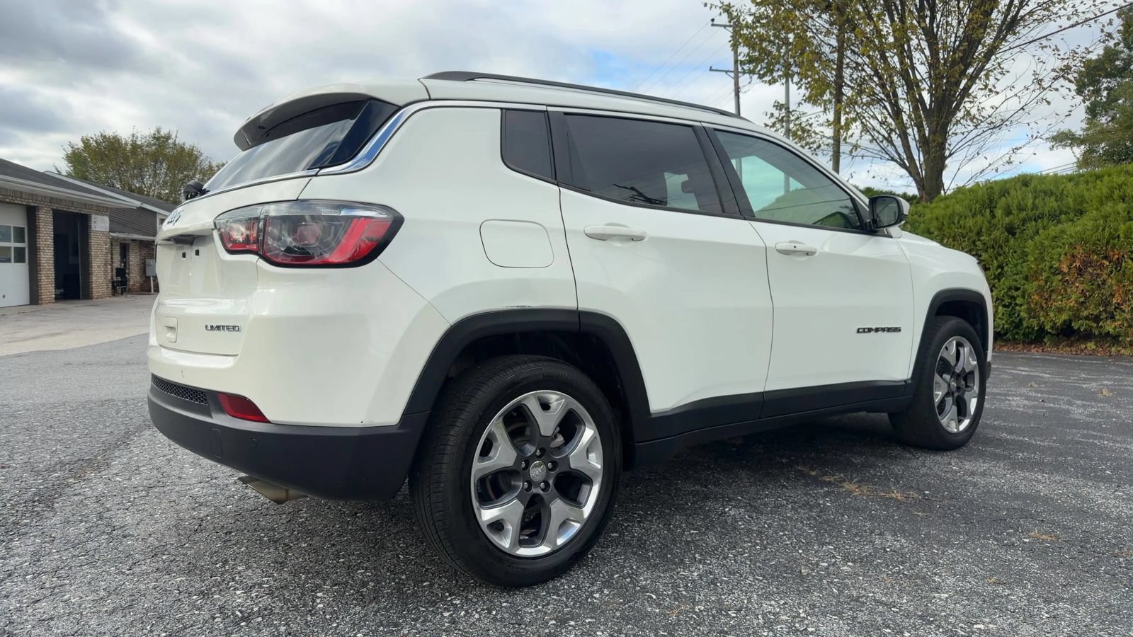 Used 2021 Jeep Compass Limited FWD image 4
