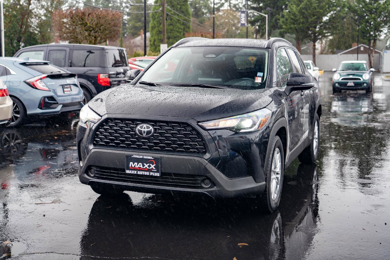 Used 2025 Toyota Corolla Cross LE image 4