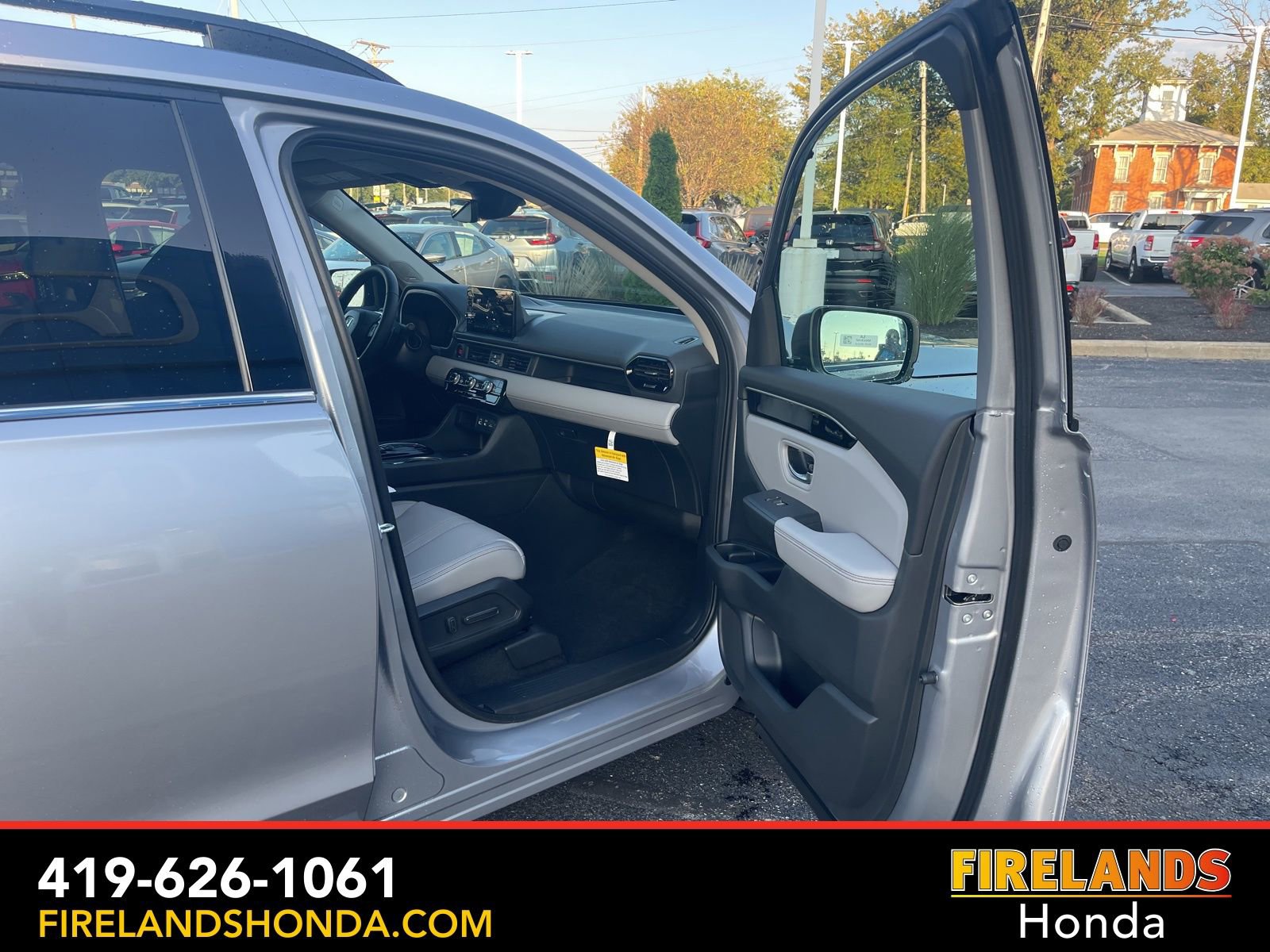 New 2025 Honda Pilot Touring image 12