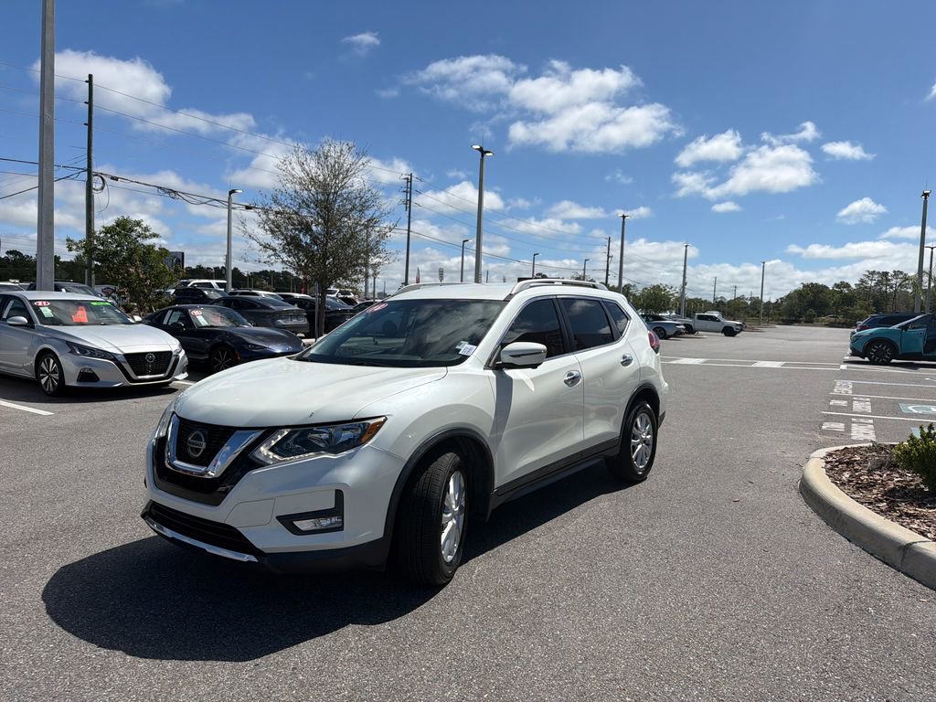 Used 2018 Nissan Rogue SV w/ Premium Package FWD image 3