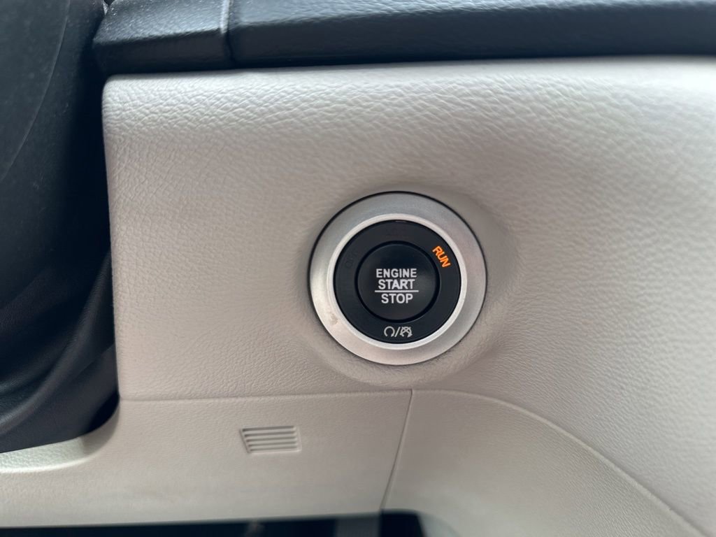 Used 2017 Chrysler Pacifica Touring-L image 24