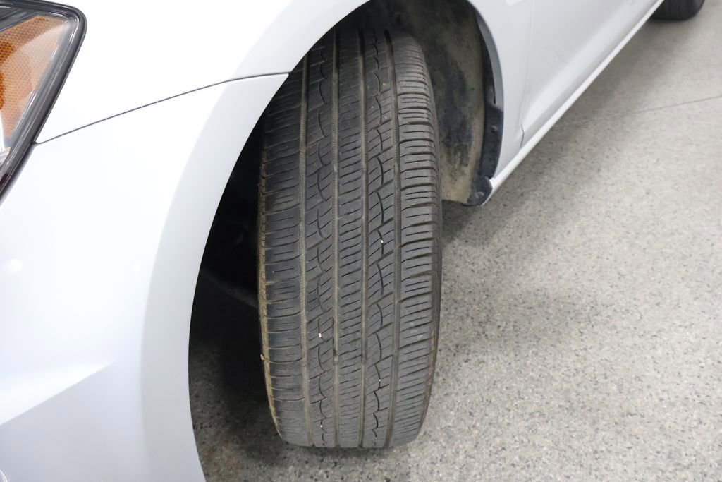 Used 2019 Volkswagen e-Golf SE w/ Driver Assistance Package FWD image 4