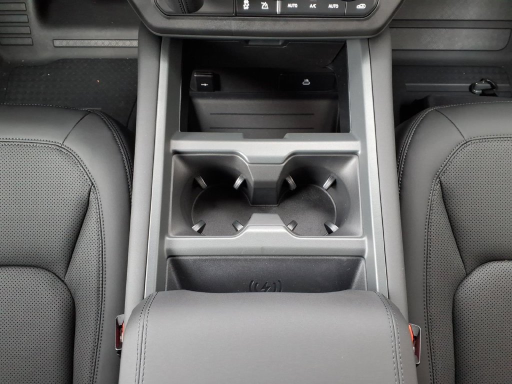New 2026 Land Rover Defender 110 X-Dynamic SE AWD/4WD image 21