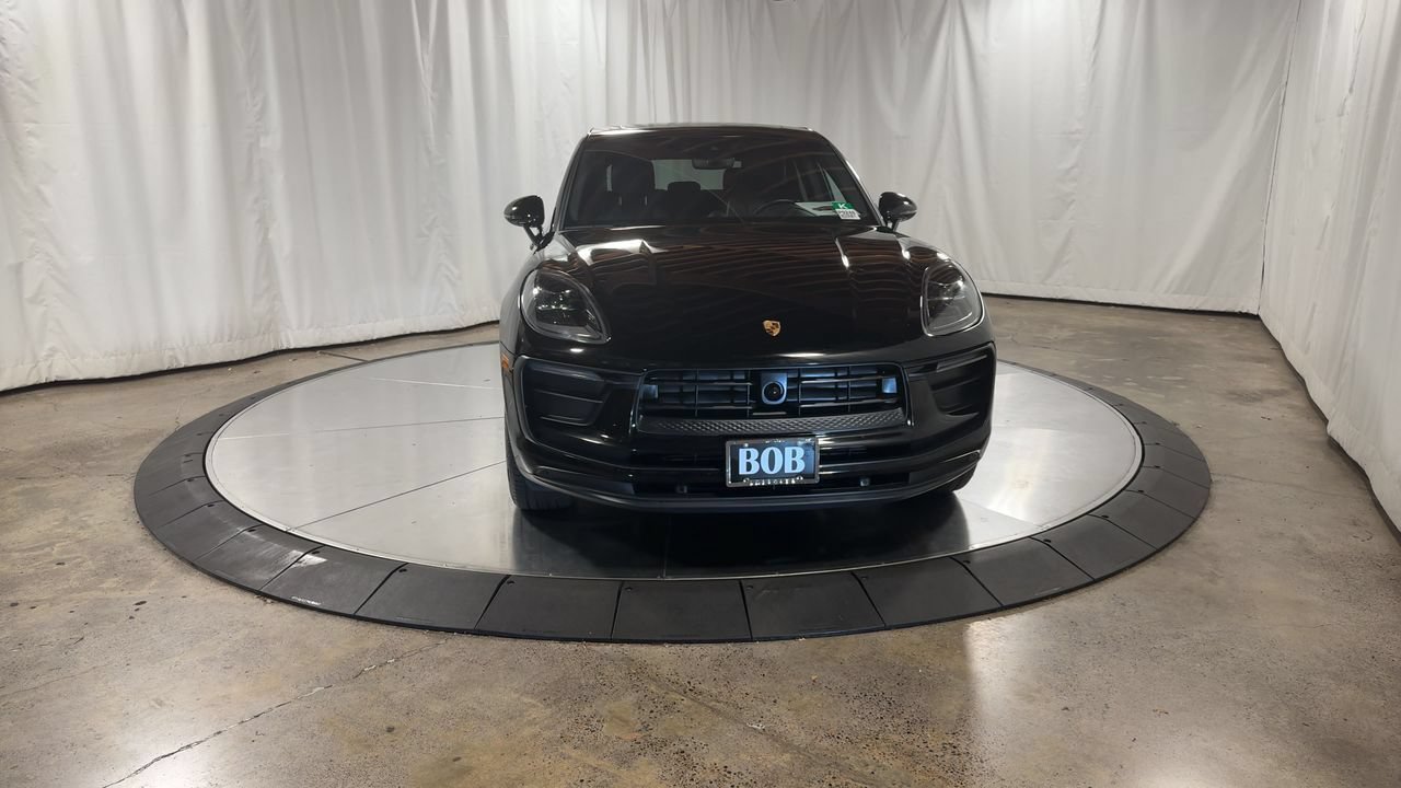 Used 2024 Porsche Macan AWD/4WD image 8
