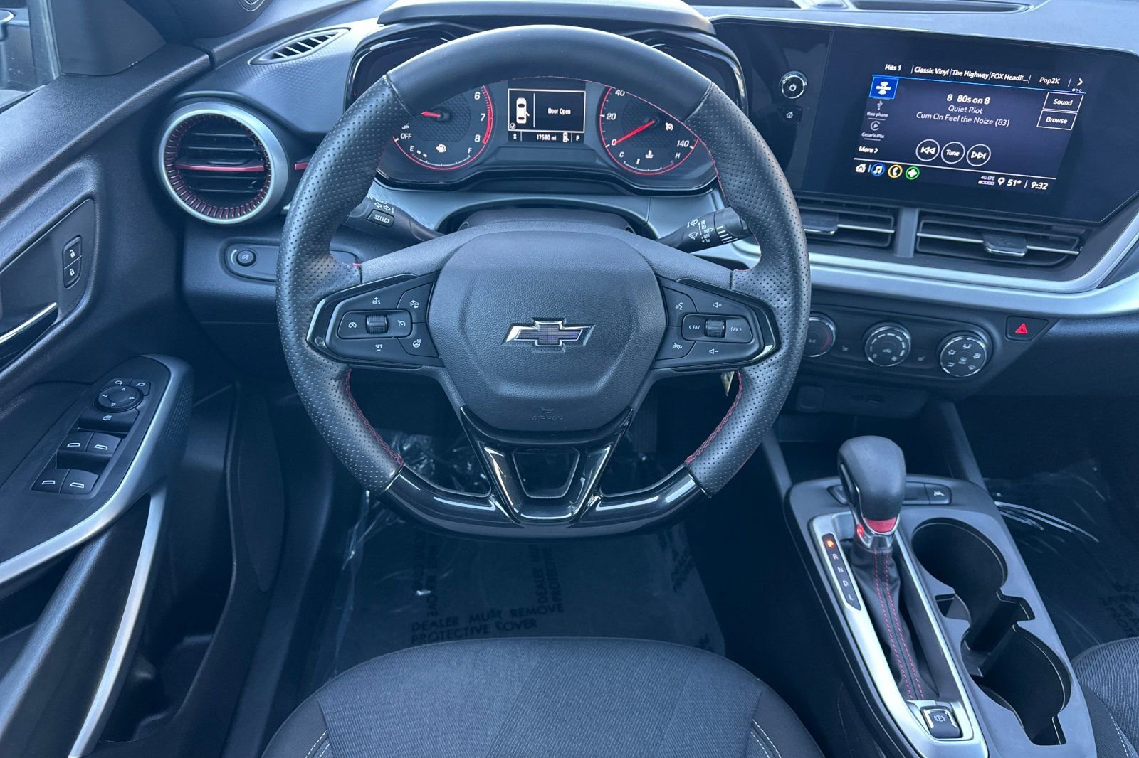 Used 2025 Chevrolet Trax RS image 17