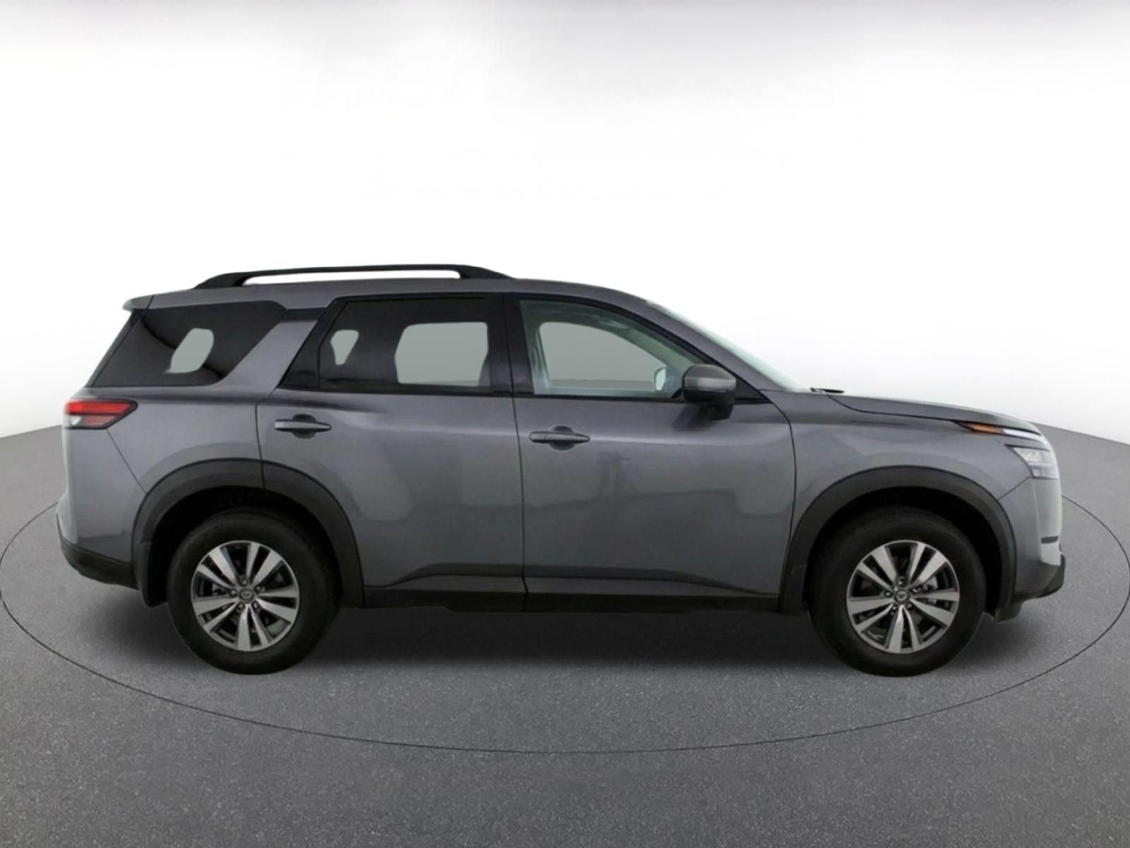 Used 2025 Nissan Pathfinder SV AWD/4WD image 16