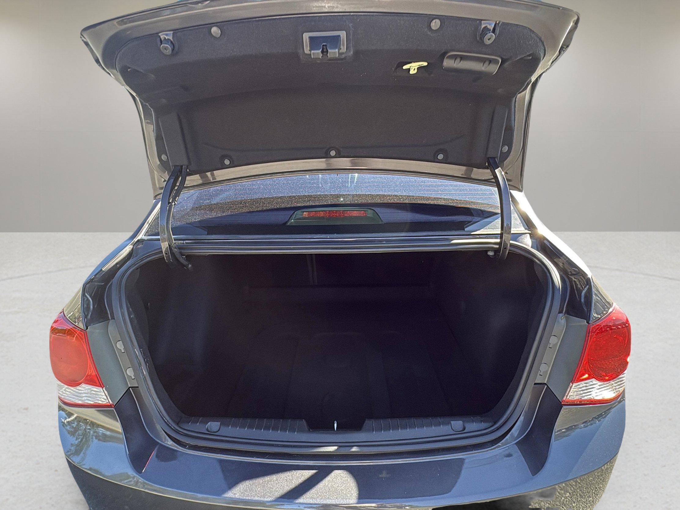 Used 2015 Chevrolet Cruze LT image 14