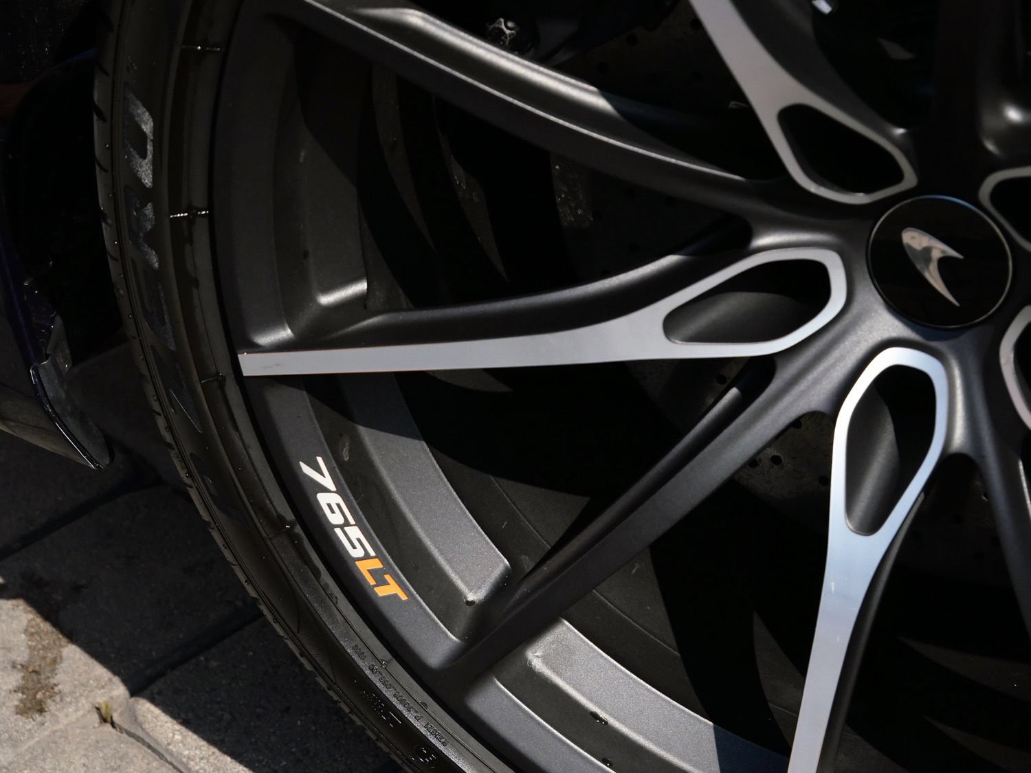 Used 2022 McLaren 765LT RWD image 41