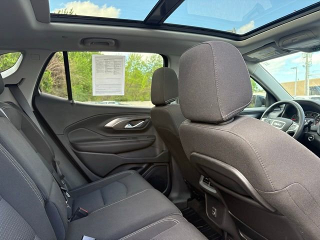 Used 2022 GMC Terrain SLE w/ Driver Convenience Package AWD/4WD image 19