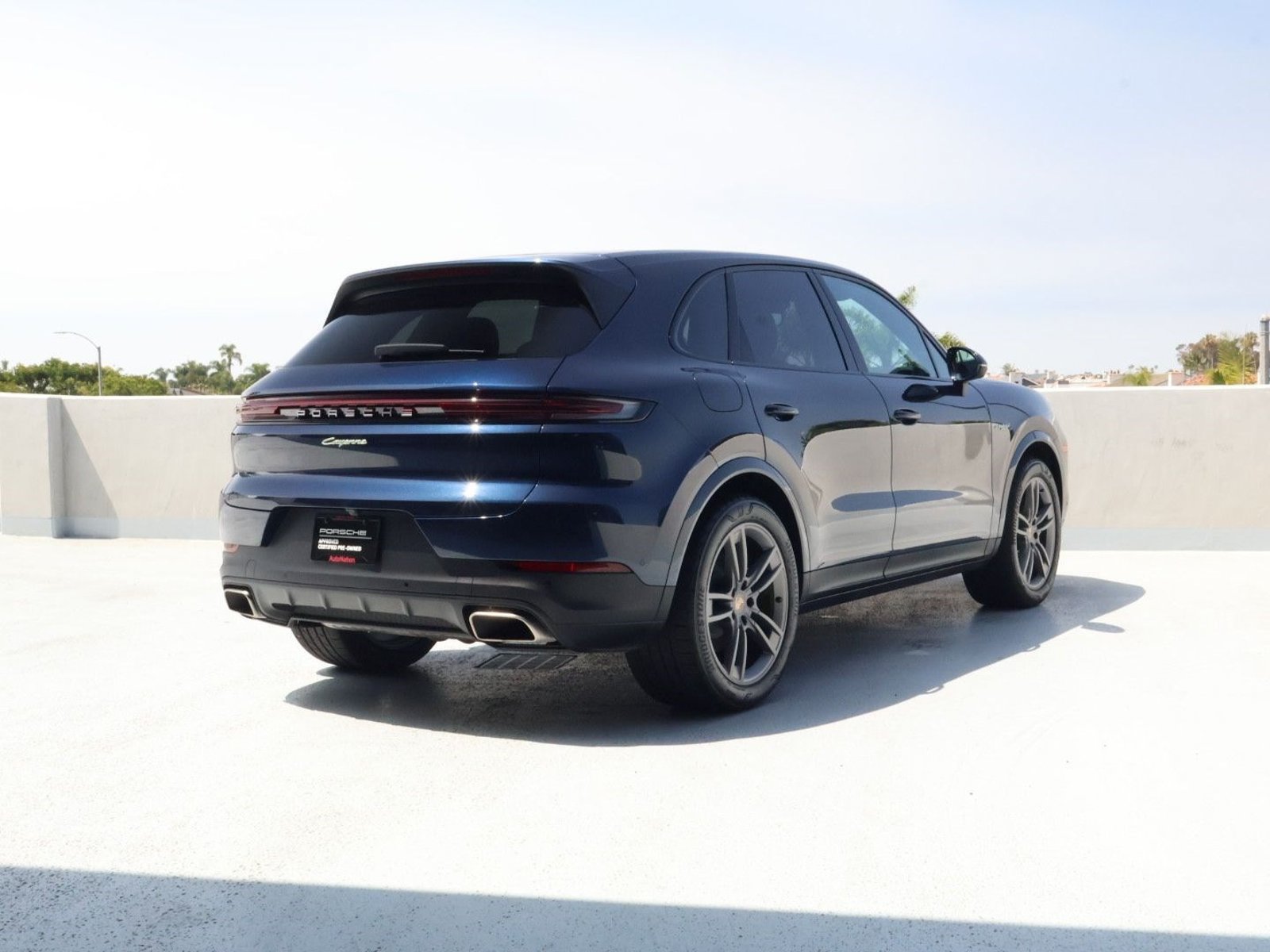Certified 2026 Porsche Cayenne E-Hybrid w/ Premium Package Plus AWD/4WD image 9