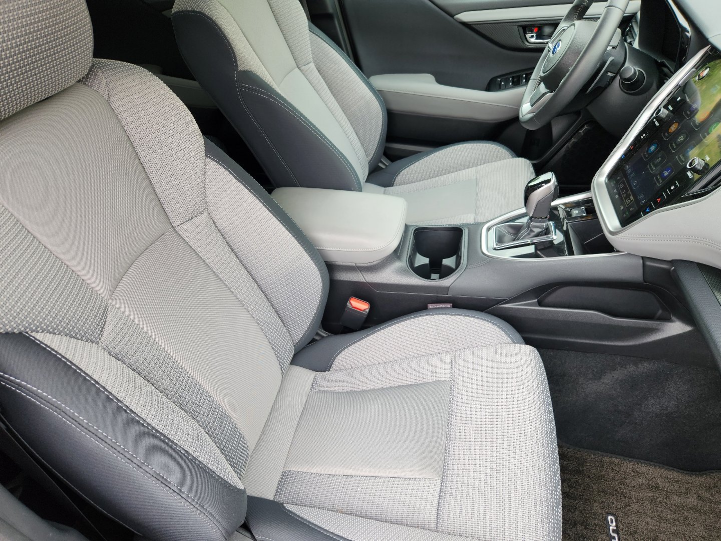 Used 2025 Subaru Outback Premium AWD/4WD image 11