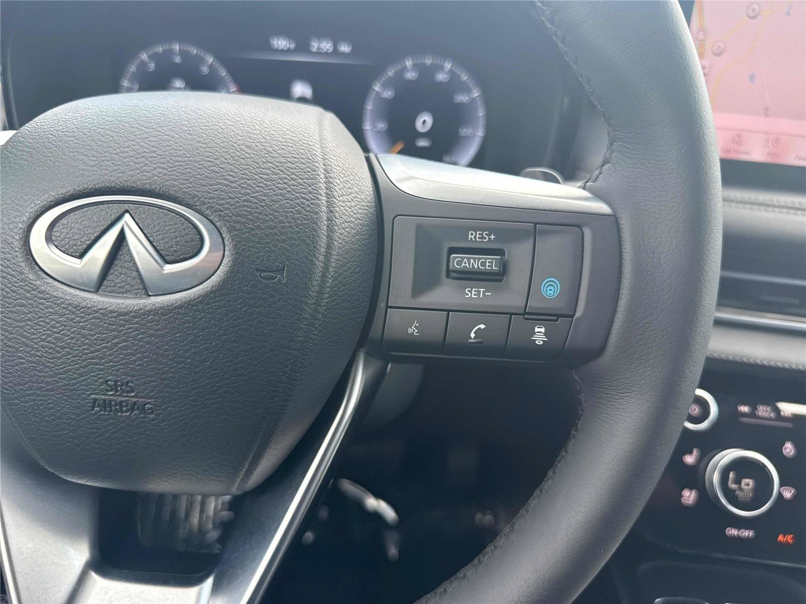 Used 2025 INFINITI QX60 Luxe w/ Cargo Package FWD image 19