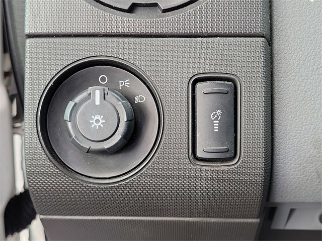 Used 2015 Ford F550 2WD Regular Cab Super Duty image 26