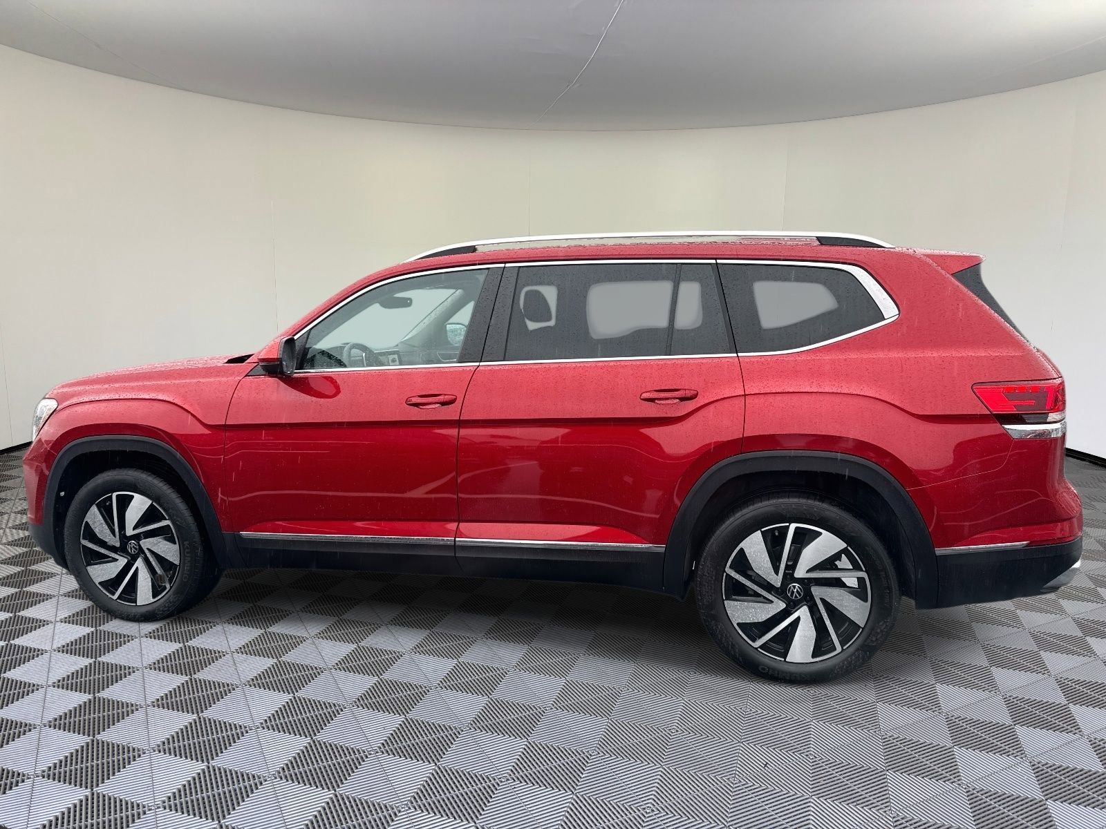 Certified 2025 Volkswagen Atlas SEL image 10