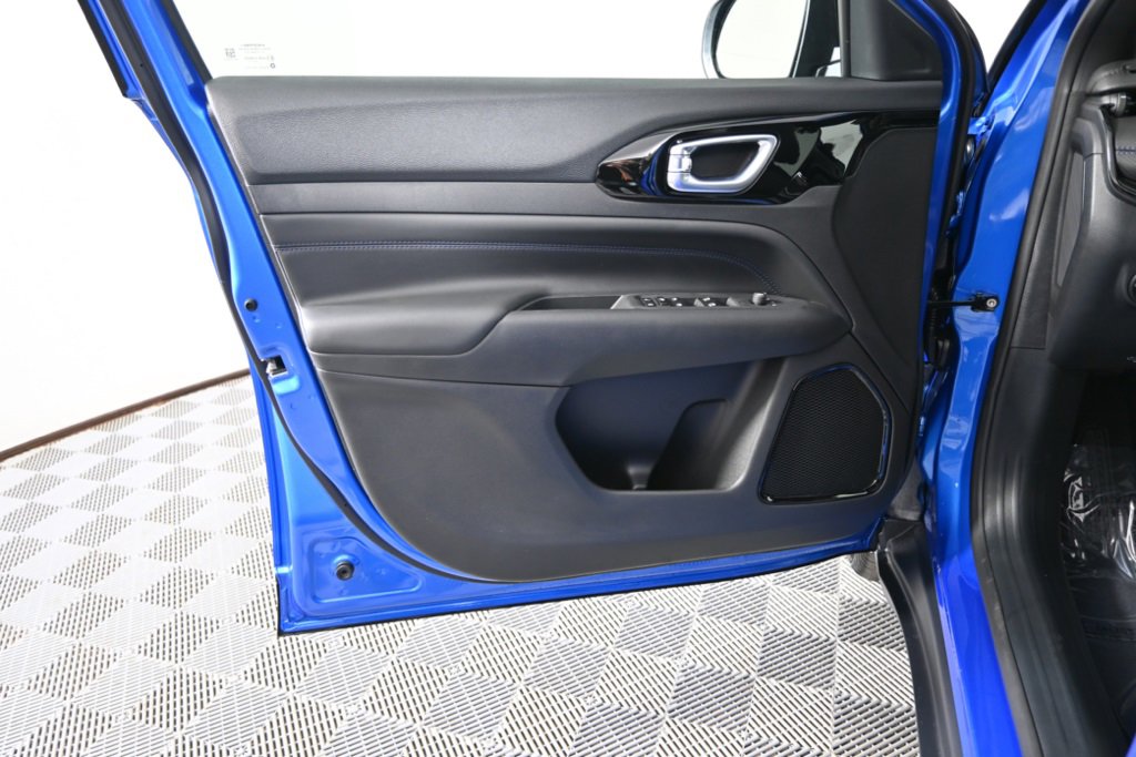 New 2026 Jeep Compass Limited image 18