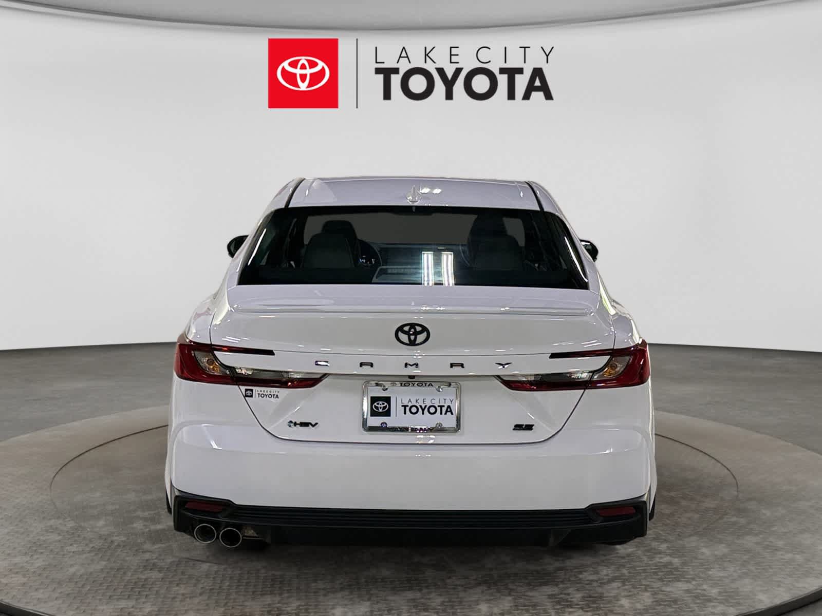 Used 2026 Toyota Camry SE w/ Multimedia Upgrade Package FWD image 5