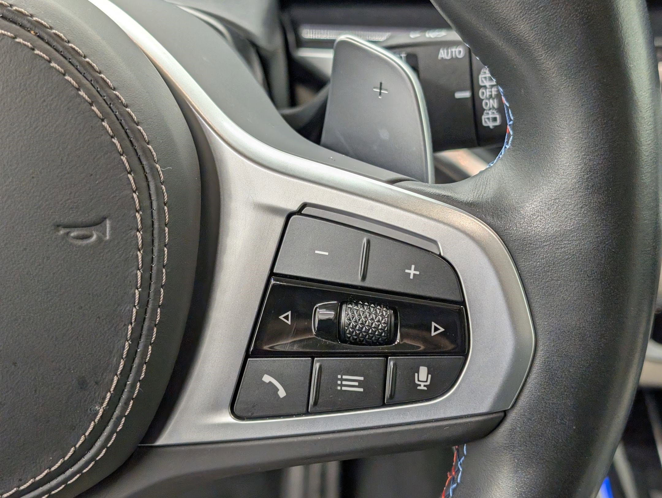 Used 2023 BMW X7 M60i w/ Executive Package image 23