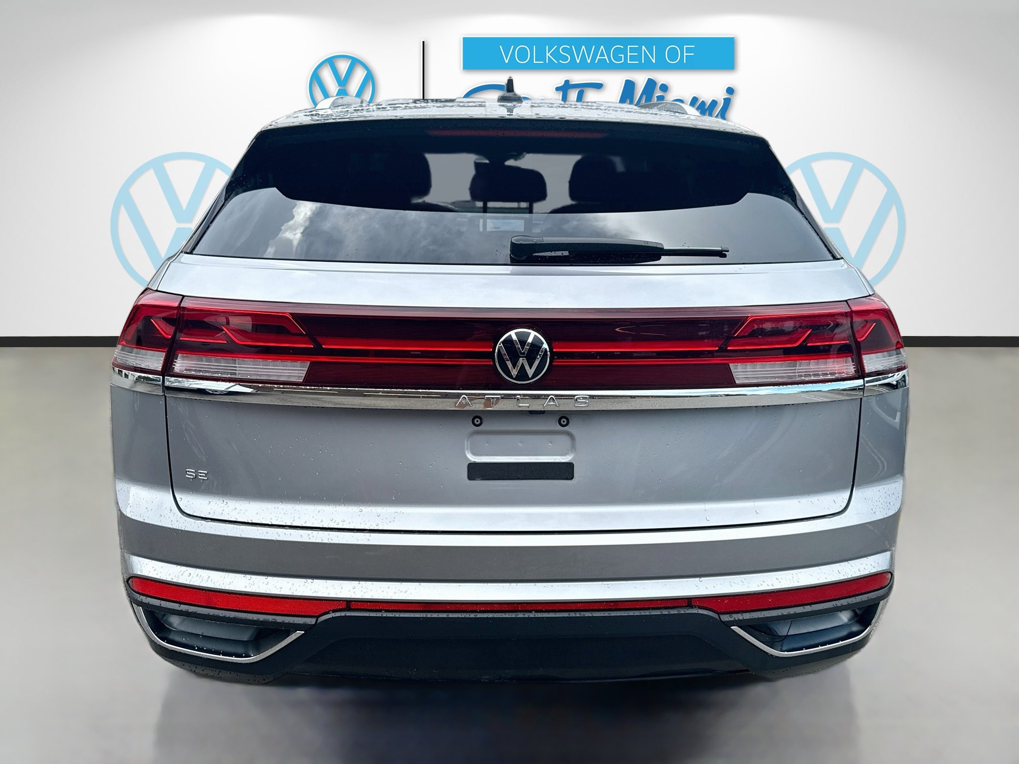 Used 2025 Volkswagen Atlas Cross Sport SE FWD image 6