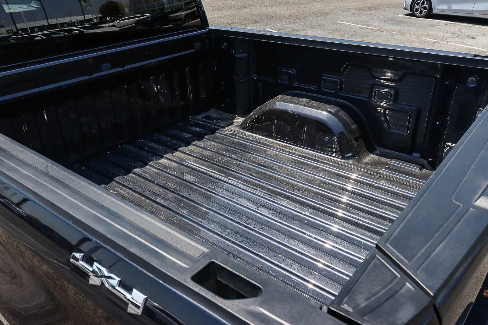 Used 2024 GMC Sierra 1500 SLT AWD/4WD image 16