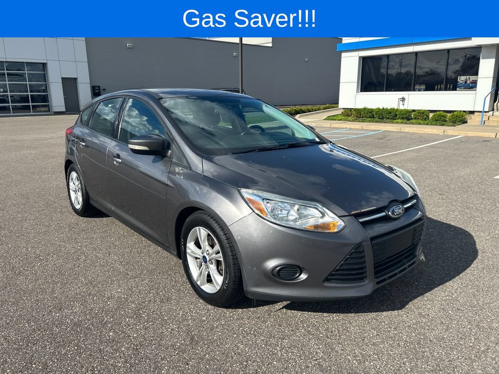 Used 2014 Ford Focus SE w/ SE Winter Package FWD image 2