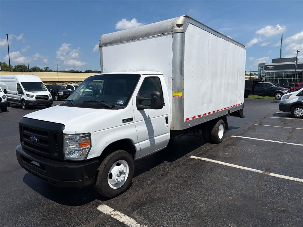 Used 2018 Ford E-350 and Econoline 350 Super Duty RWD image 4