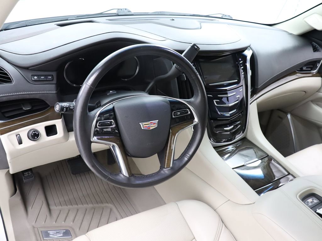 Used 2020 Cadillac Escalade ESV Luxury image 15